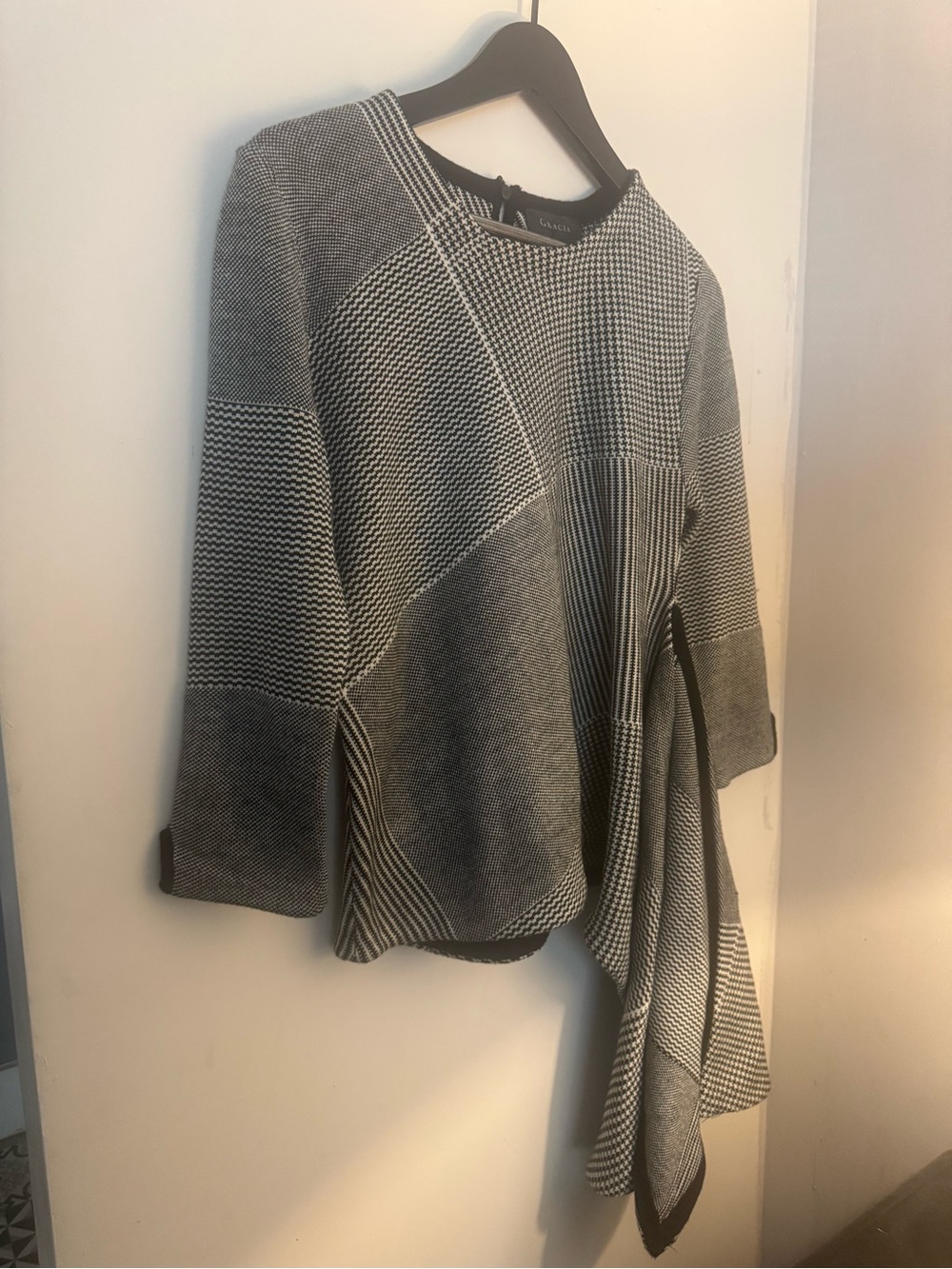 Gracia Black & White Patchwork Crew Sweater